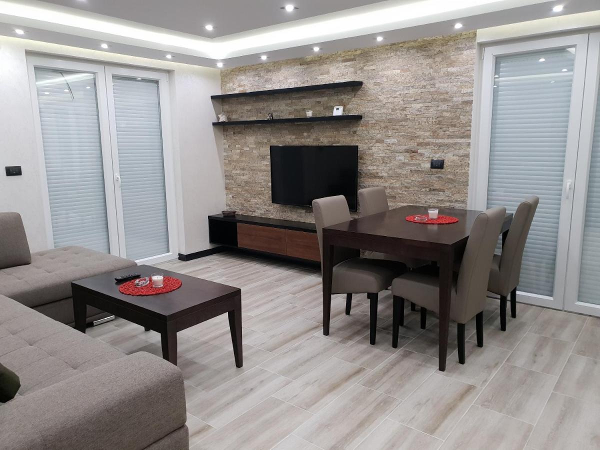 Divcibare Delux Apartman Экстерьер фото
